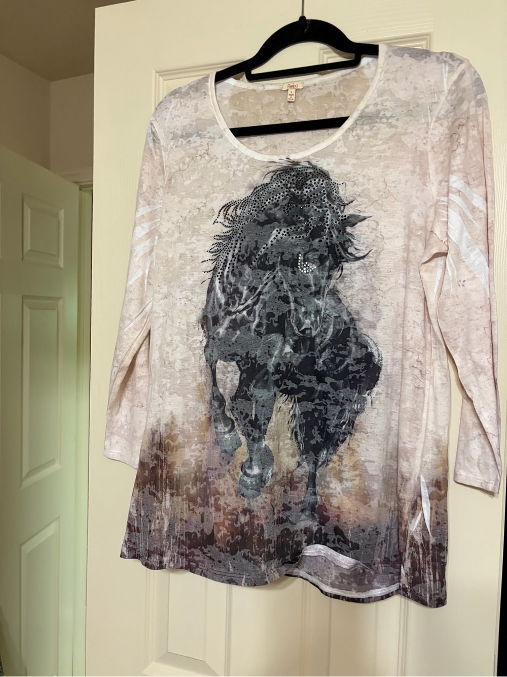 Reba Beige and Black Horse Graphic 3/4 Sleeve Top
